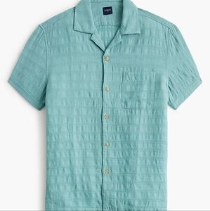 Short-sleeve textured camp shirt